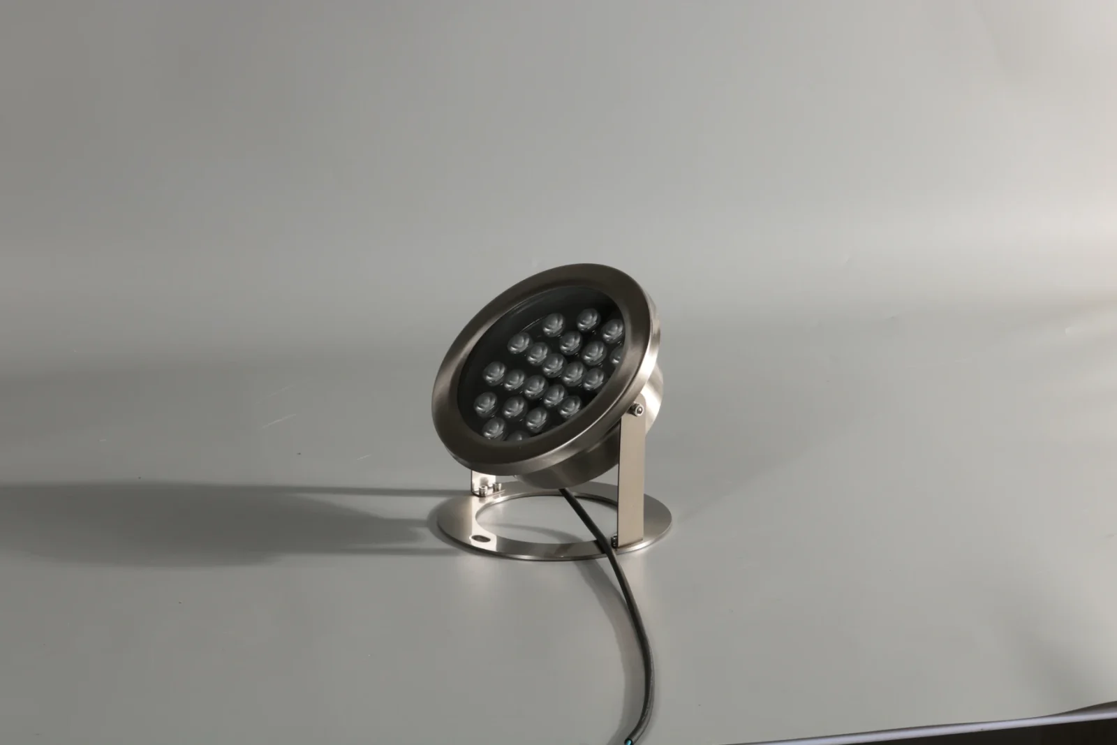 Wide Multi-Lens Underwater Light