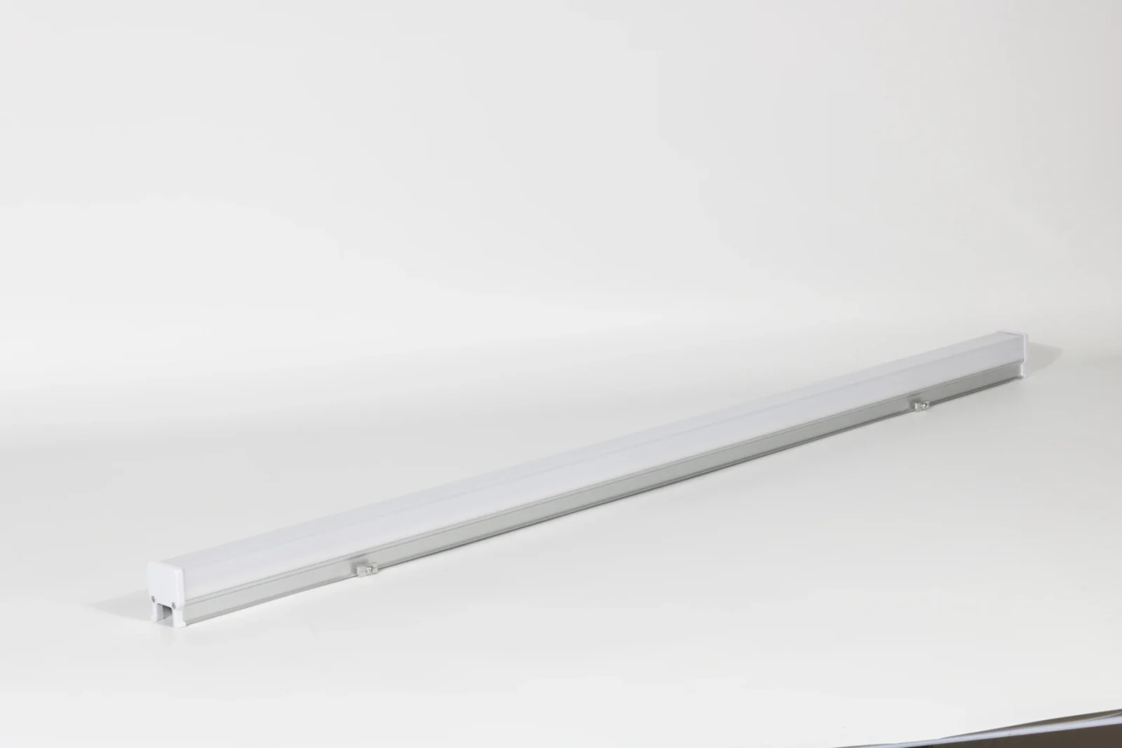 DL2543-D8A14 Linear Light