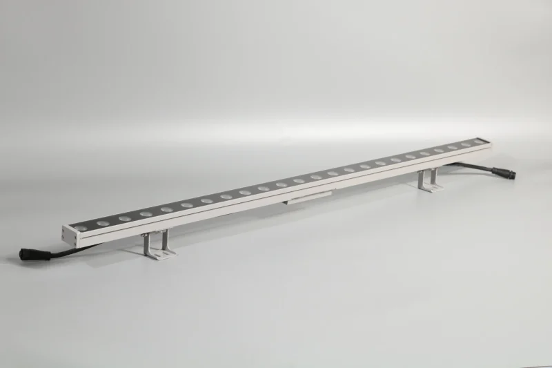 Low-Profile Linear Wall Washer
