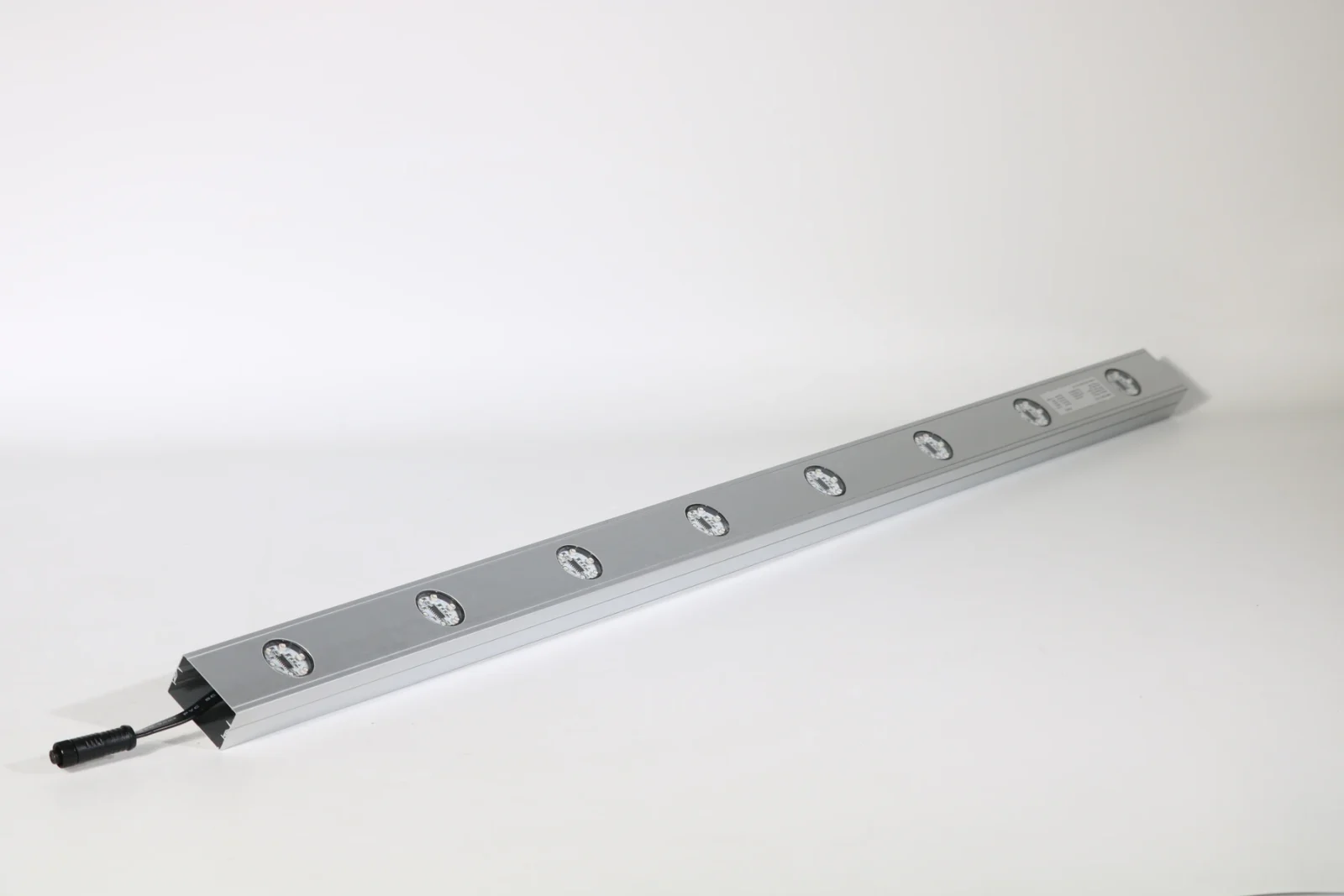 RGB Pixel Bar – Recessed Profile
