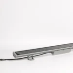 Wide-Bezel Linear Wall Washer