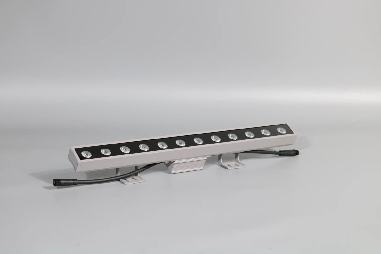 Compact Linear Wall Washer
